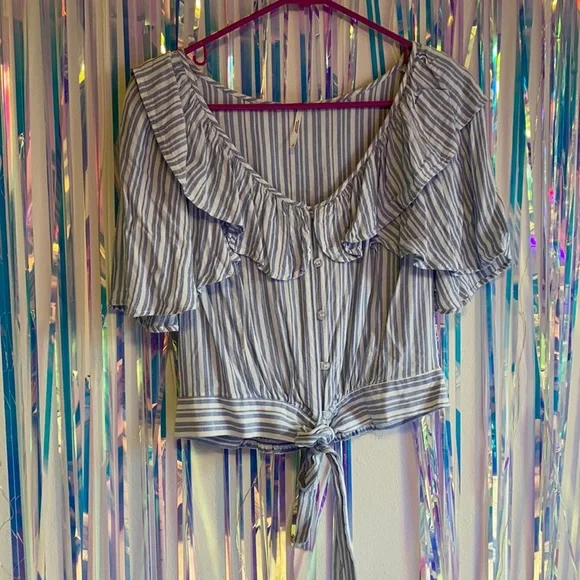 🤍HP🎀[ FP ] The Rosemary Ruffle Top - Picture 5 of 11